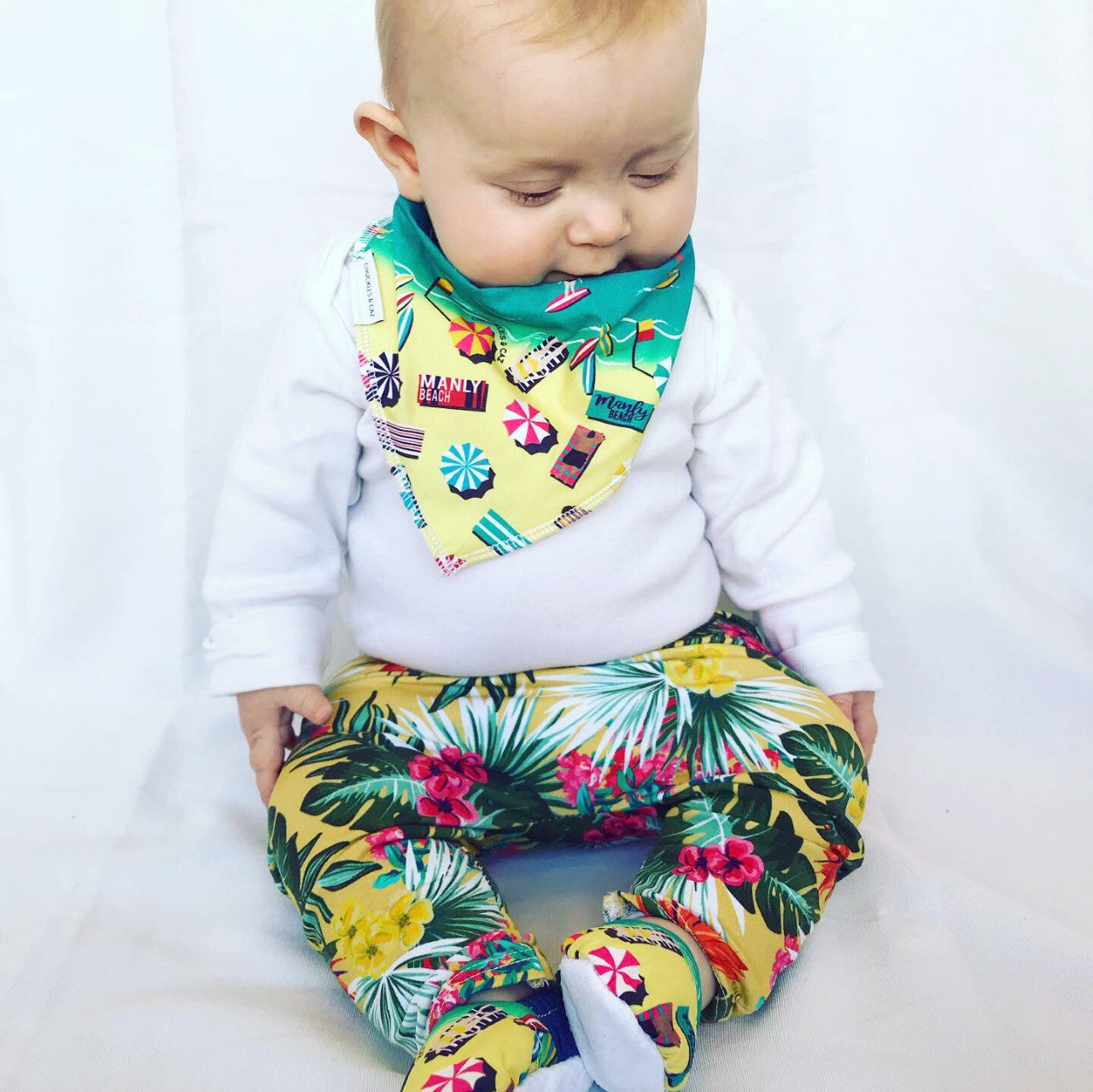 Manly Beach Baby Booties & matching Dribble Bib - Gift Set - Chuckles & Caz