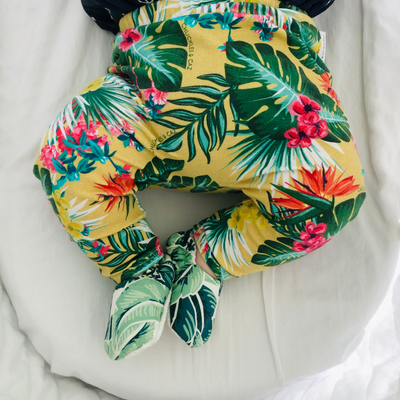 Yellow Hawaiian Leggings & matching Dribble Bib - Gift Set - Chuckles & Caz