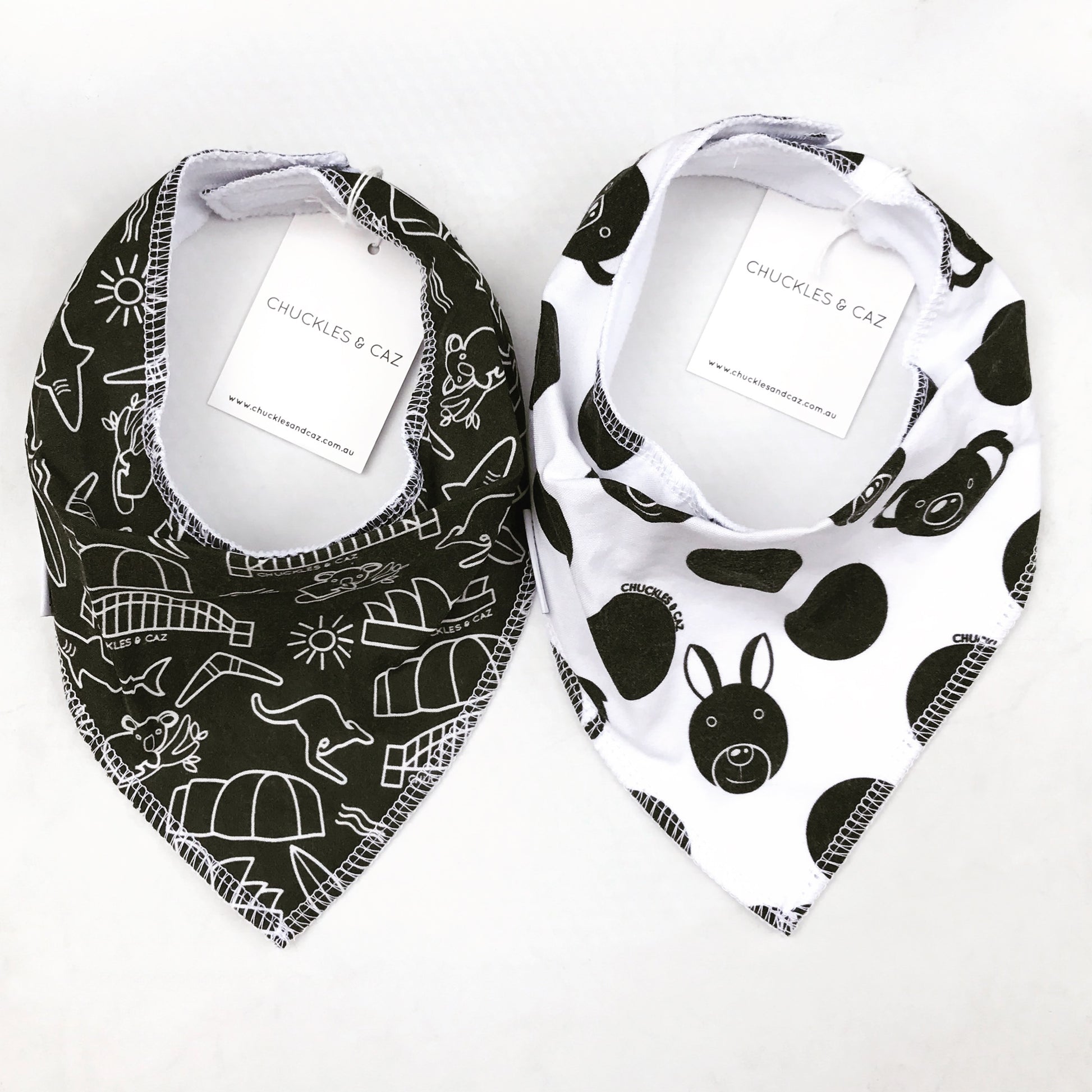 Mono Oz Spot Dribble Bib - Chuckles & Caz